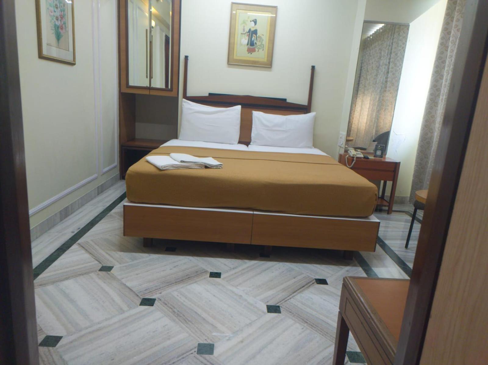 Royal Park Hotel Dockyard Mumbai Exterior photo
