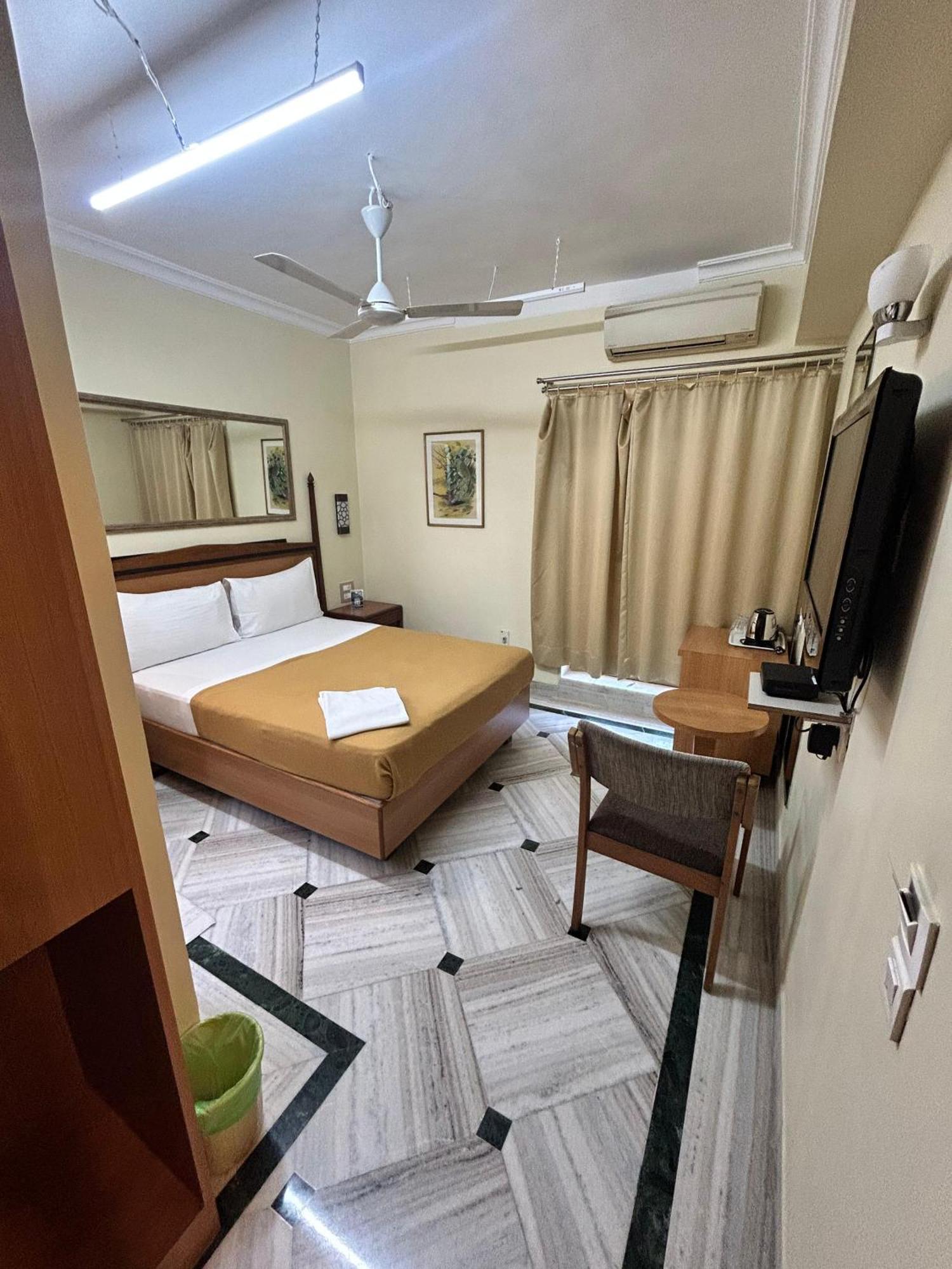 Royal Park Hotel Dockyard Mumbai Exterior photo