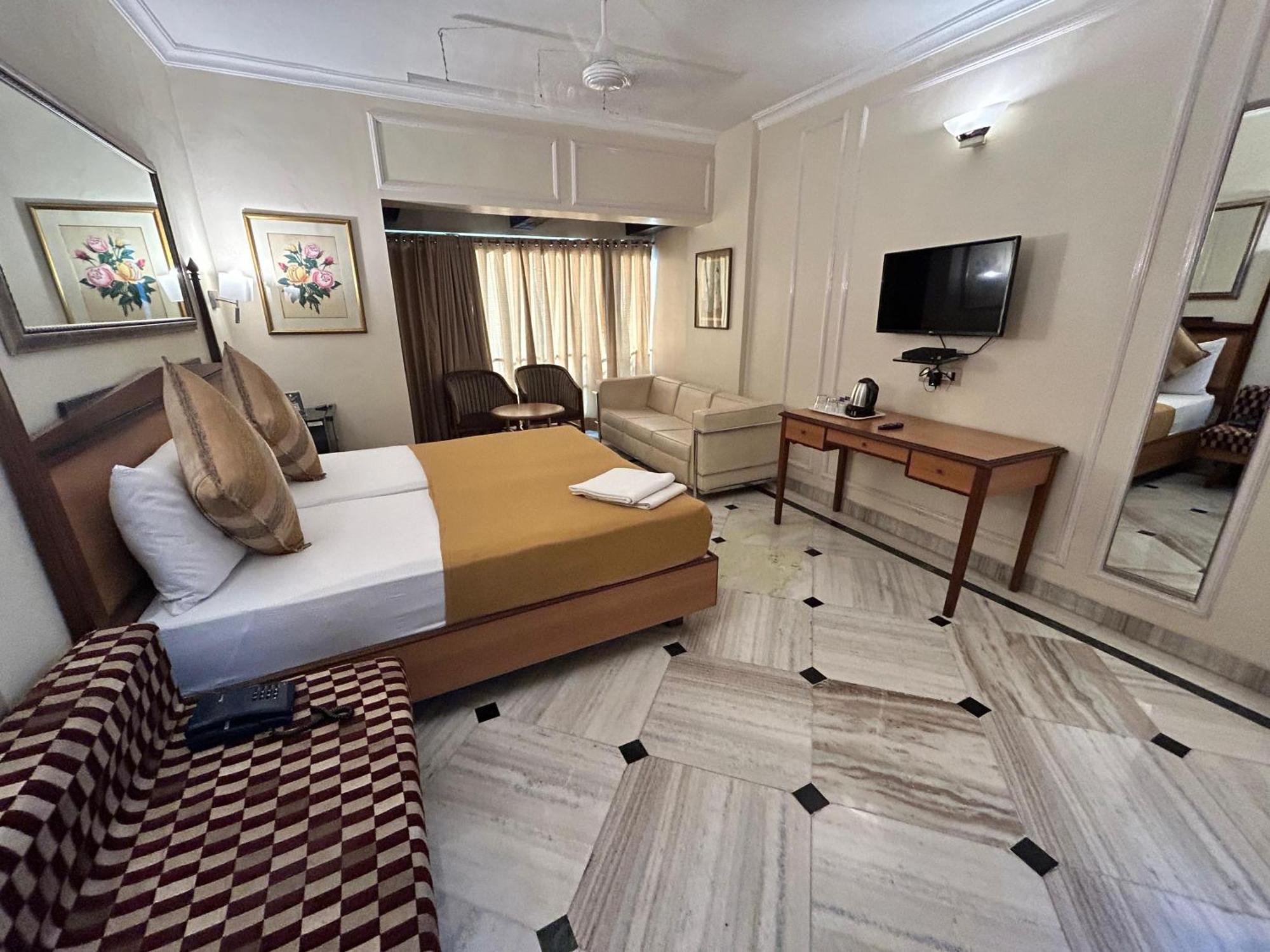 Royal Park Hotel Dockyard Mumbai Exterior photo